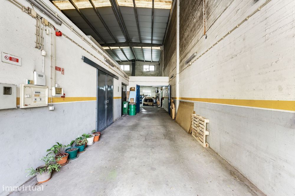 Oportunidade Imperdível: Adquira Oficina de Pintura Automóvel em Funci