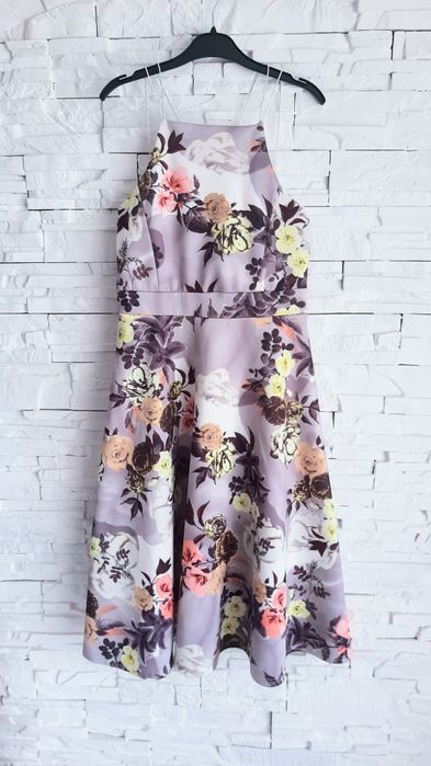 Przepiekna sukienka midi L