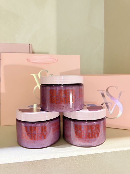 Лімітовані спреі і лосьйони Pink Victorias Secret. Вікторія сікрет