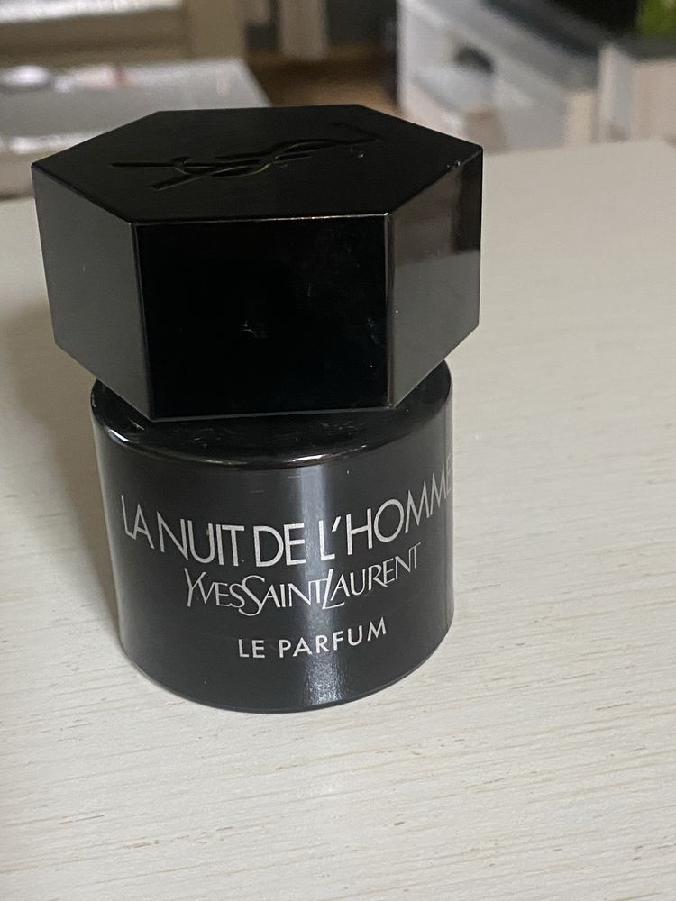 Flakon po perfumach YSL