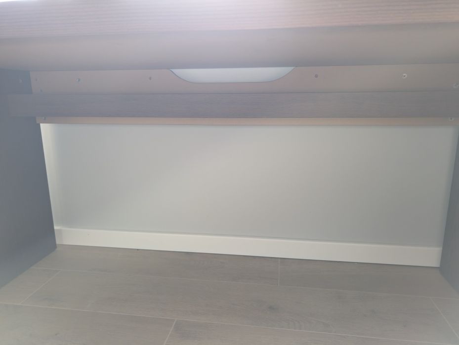 MALM Biurko z wysuwanym panelem, brązowe, 151x65 cm IKEA