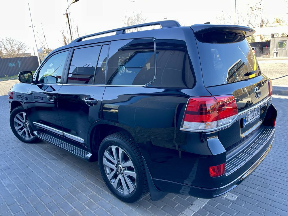 Toyota Land Cruiser 200 Premium