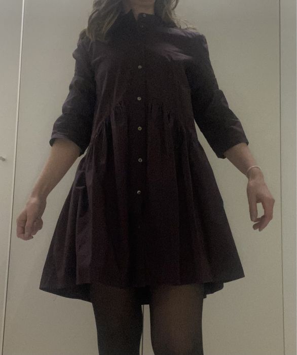 Vestido Zara, tamanho XS, em popelina, cor de vinho