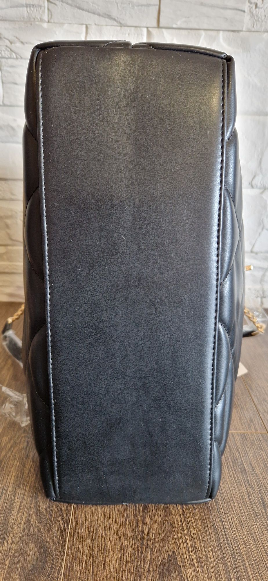 BALDININI нова оригінальна жіноча сумка чорна із золотом