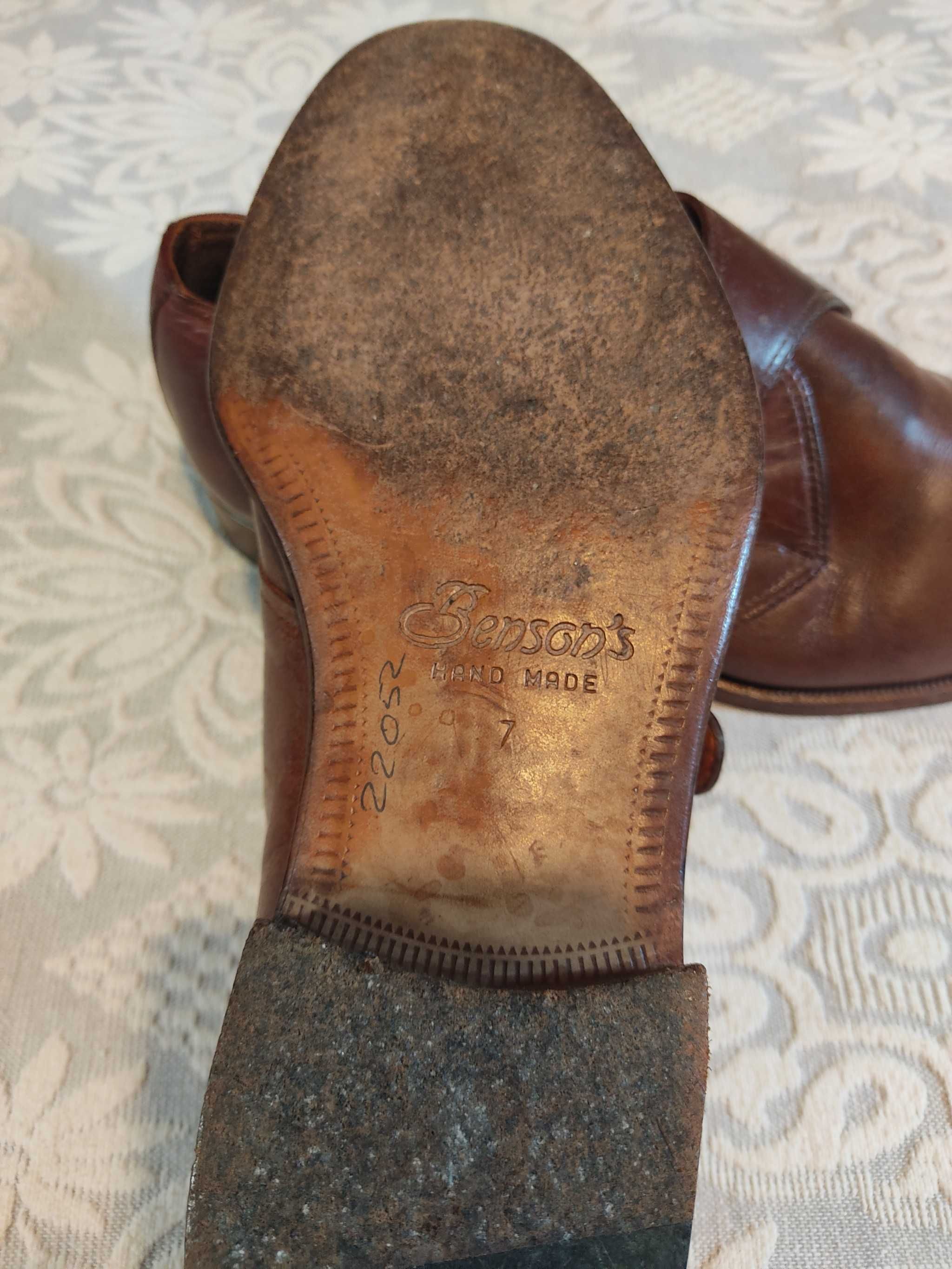 Sapatos clássicos Bensons Hand Made