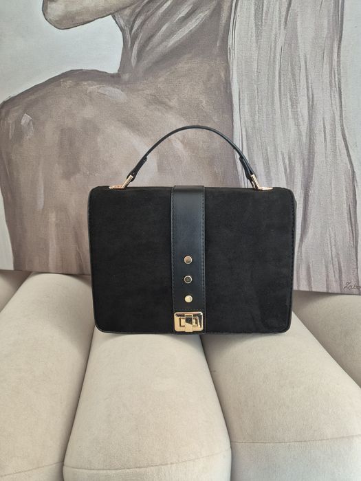 Nowa torebka listonoszka damska czarna złote okucia