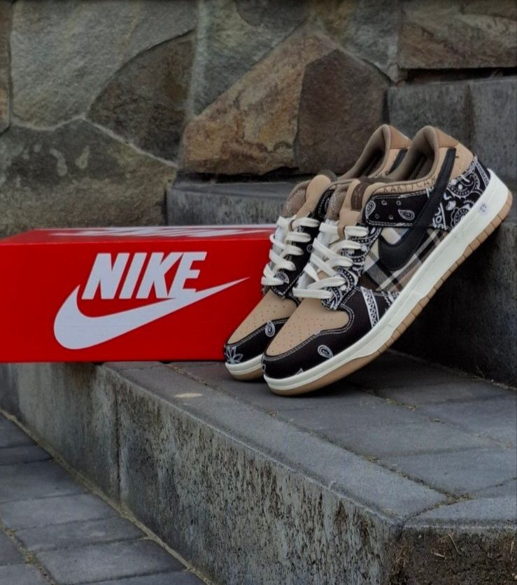 Кросівки чоловічі Nike SB Dunk Low Travis Scott