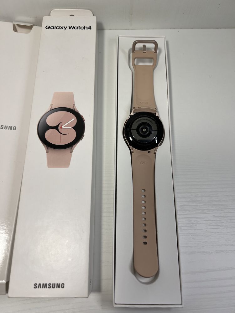 Годинник Samsung Galaxy Watch 4, стан нових