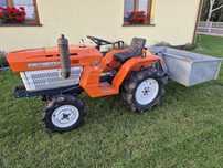 Traktorek ogrodniczy 4x4 kubota b1400 14km, skrzynka