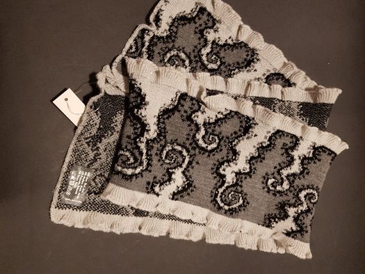 Cachecol Cinza e branco em lã