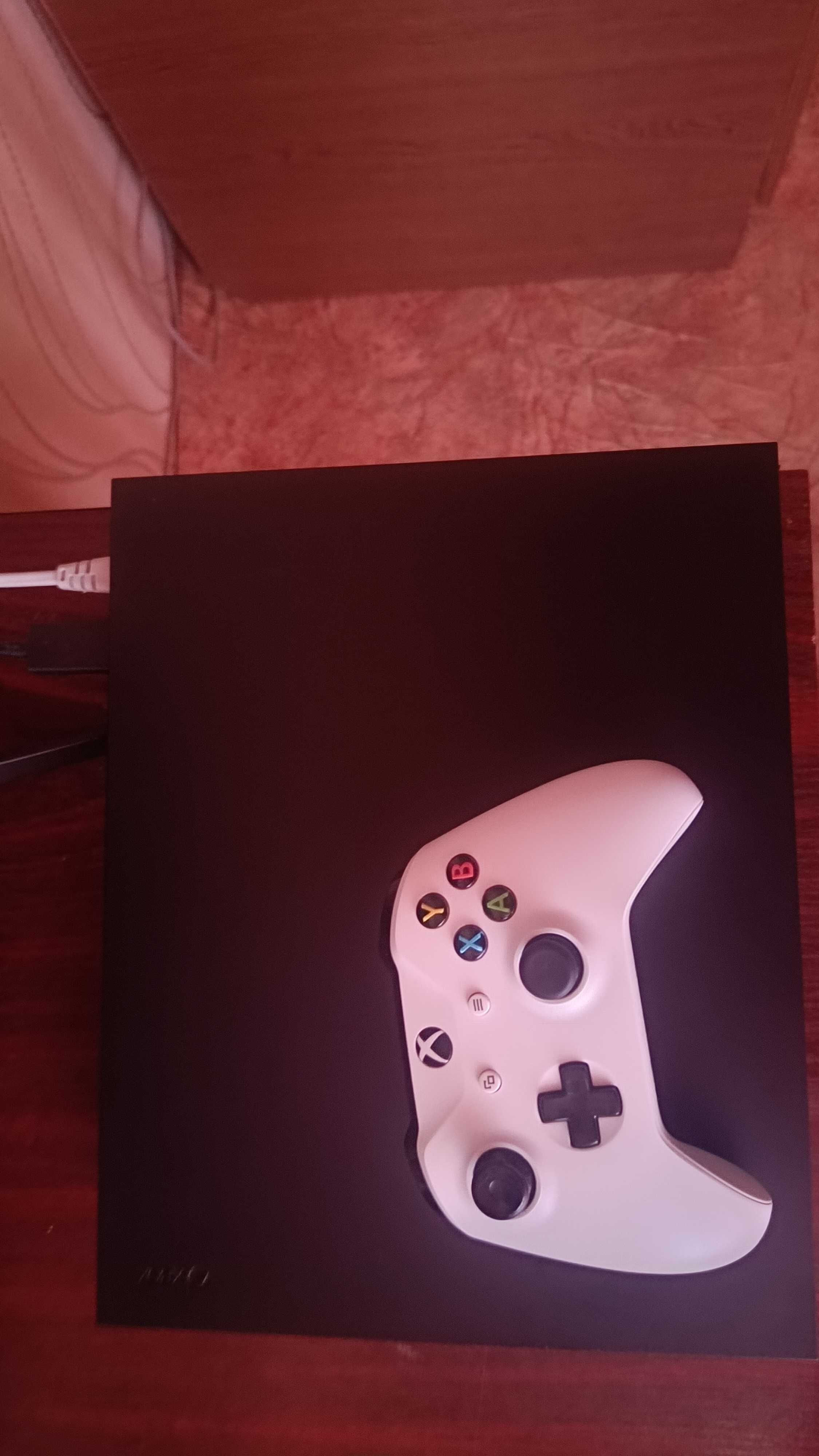 Xbox one x 1TB,з джойстиком