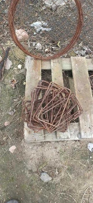 Strzemiona zbrojeniowe wym 14 -24, do betonu (jarzemka) - 100 sztuk