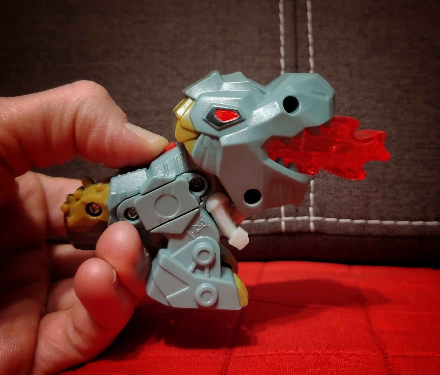 McDonald's Hasbro figurka Transformers: Cyberverse / Grimlock / świeci