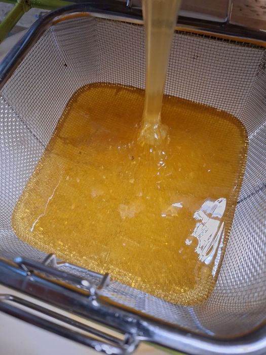 Vendo mel puro em frasco de 1kg