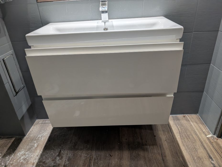 Szafka łazienkowa +  zlew
