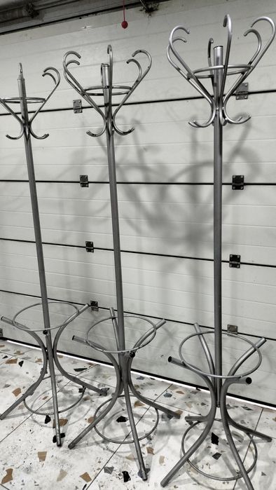 Продам вішалки .