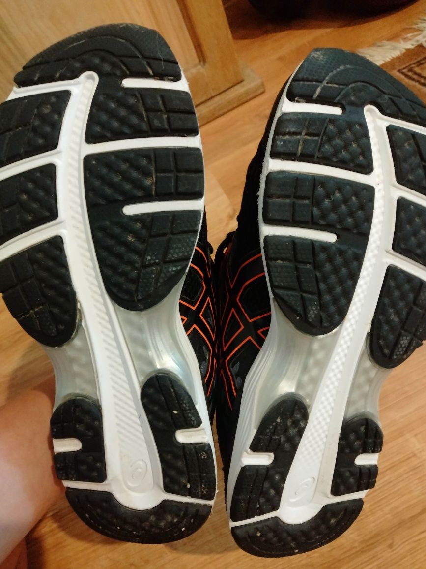 Кросівки ASICS 39 p