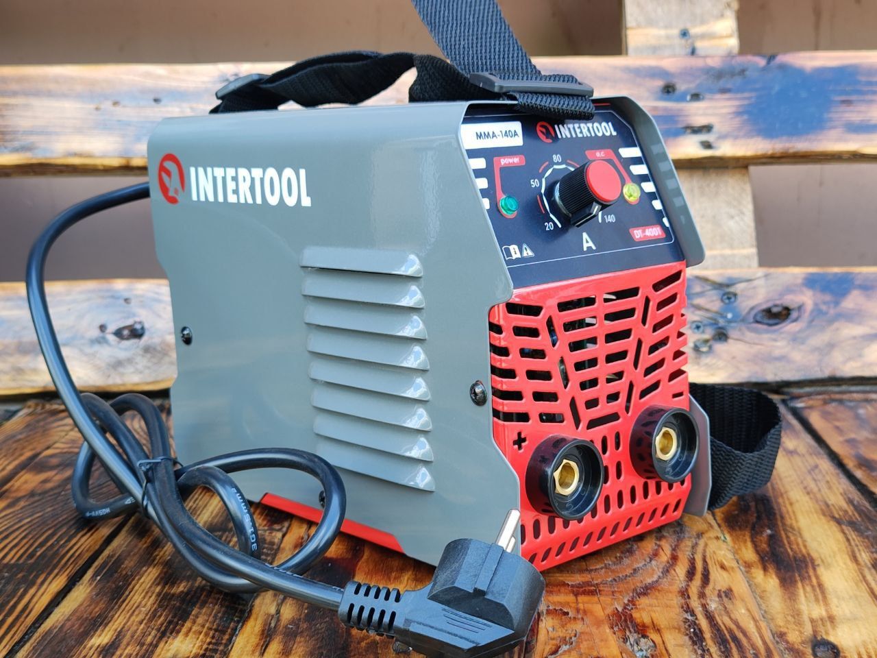 Зварювальний апарат ММА-140А INTERTOOL DT-4001/ Dnipro-M SAB-14D MINI