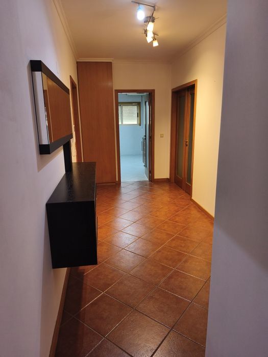 Apartamento T3 com garagem