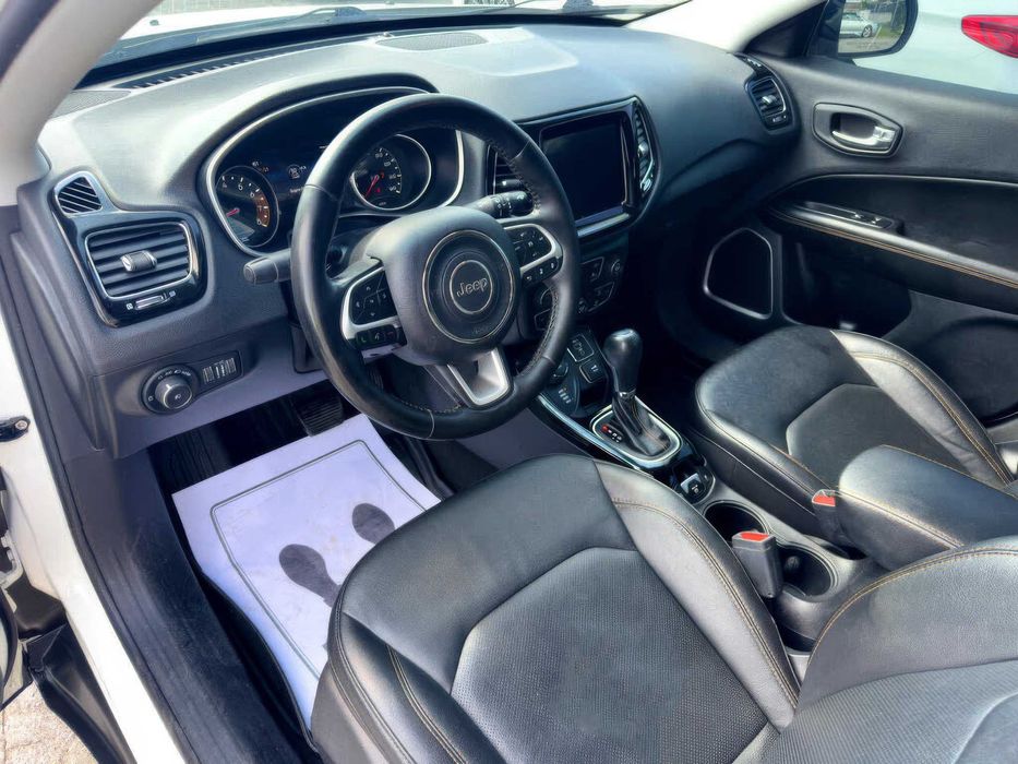 Jeep Compass      2021