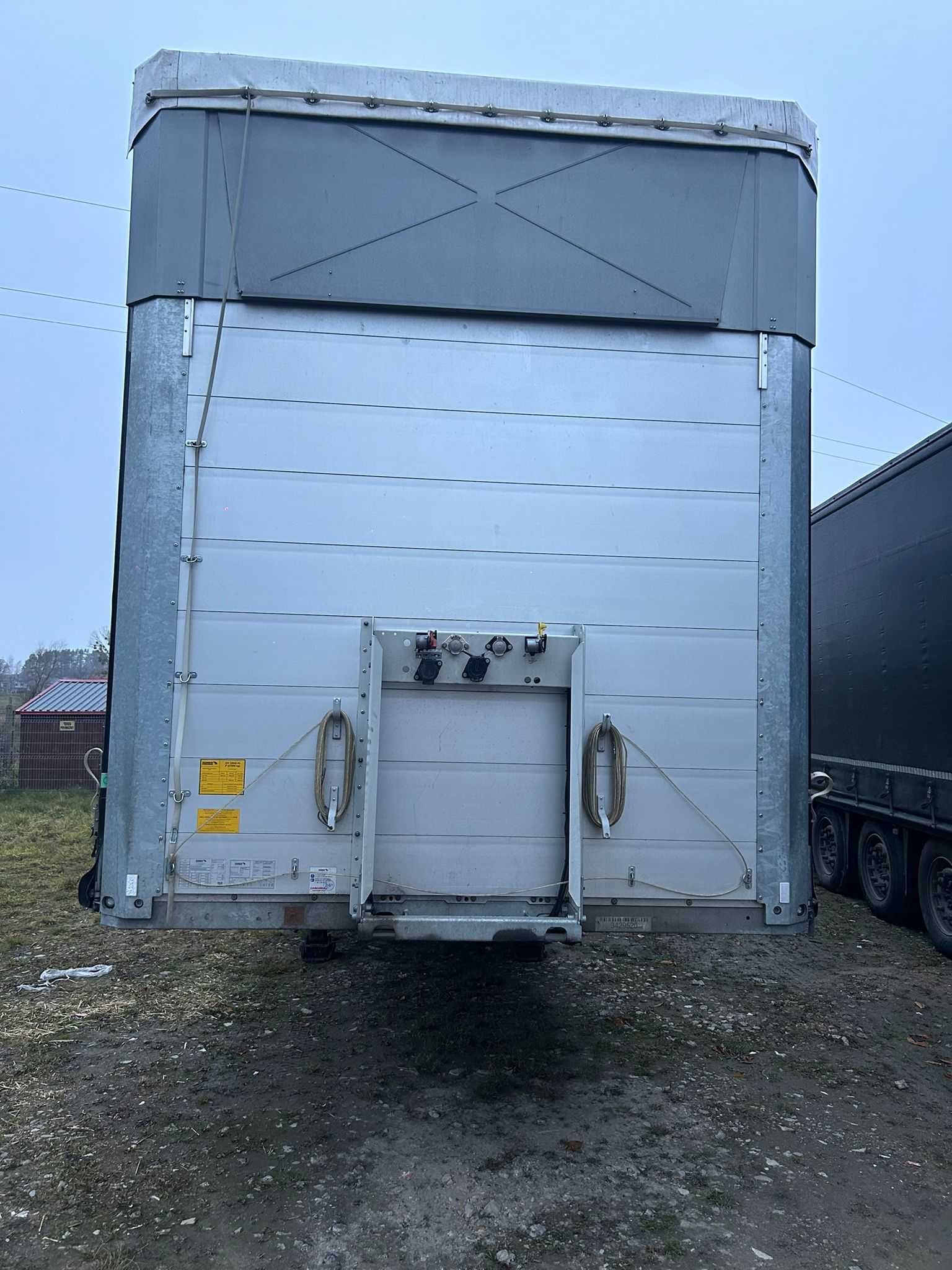 Naczepa Schmitz Cargobull Varios