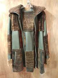 Куртку женскую мутоновую комбинированную продам