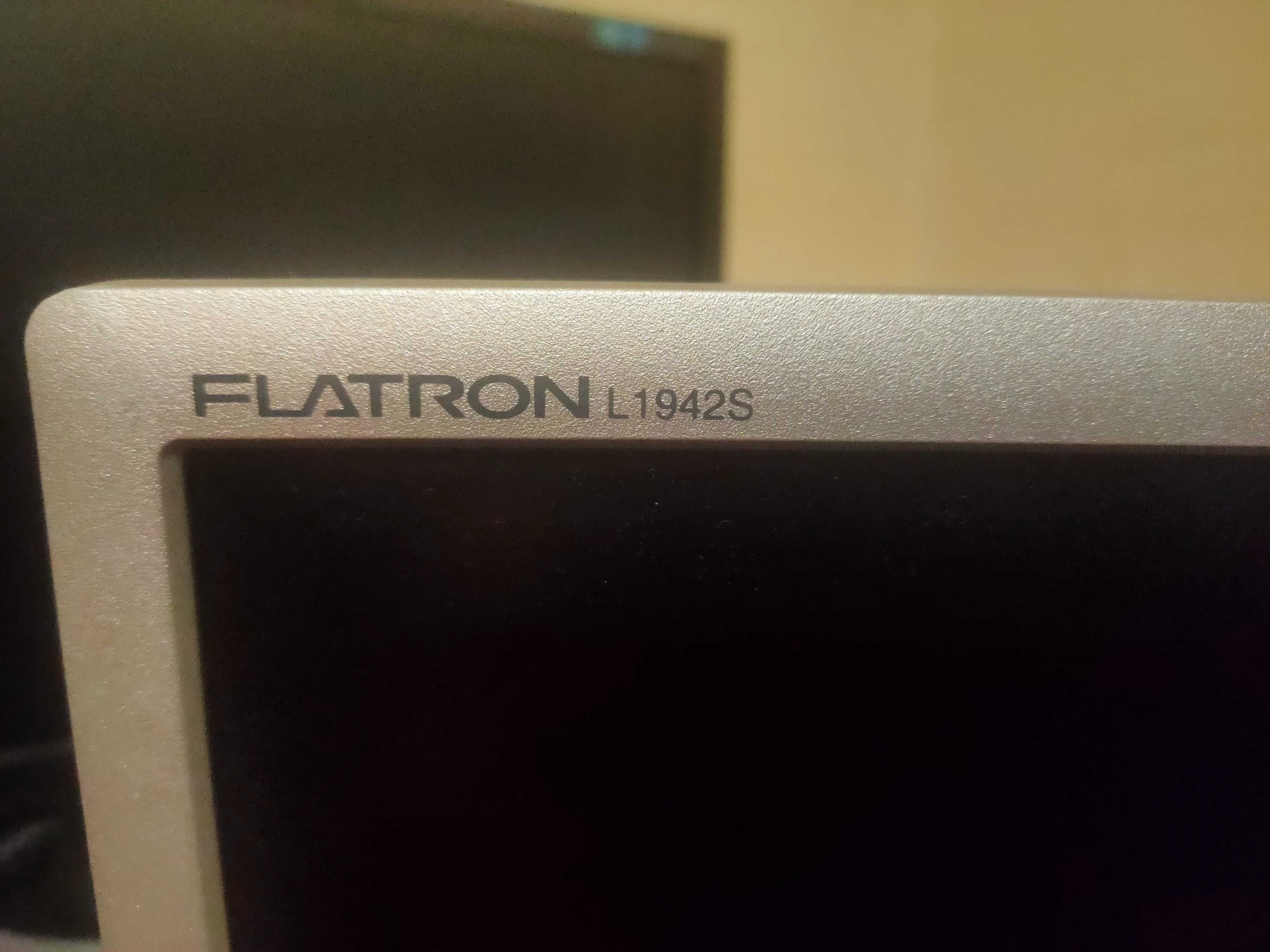 Монітор LG FLATRON L1942S 19"