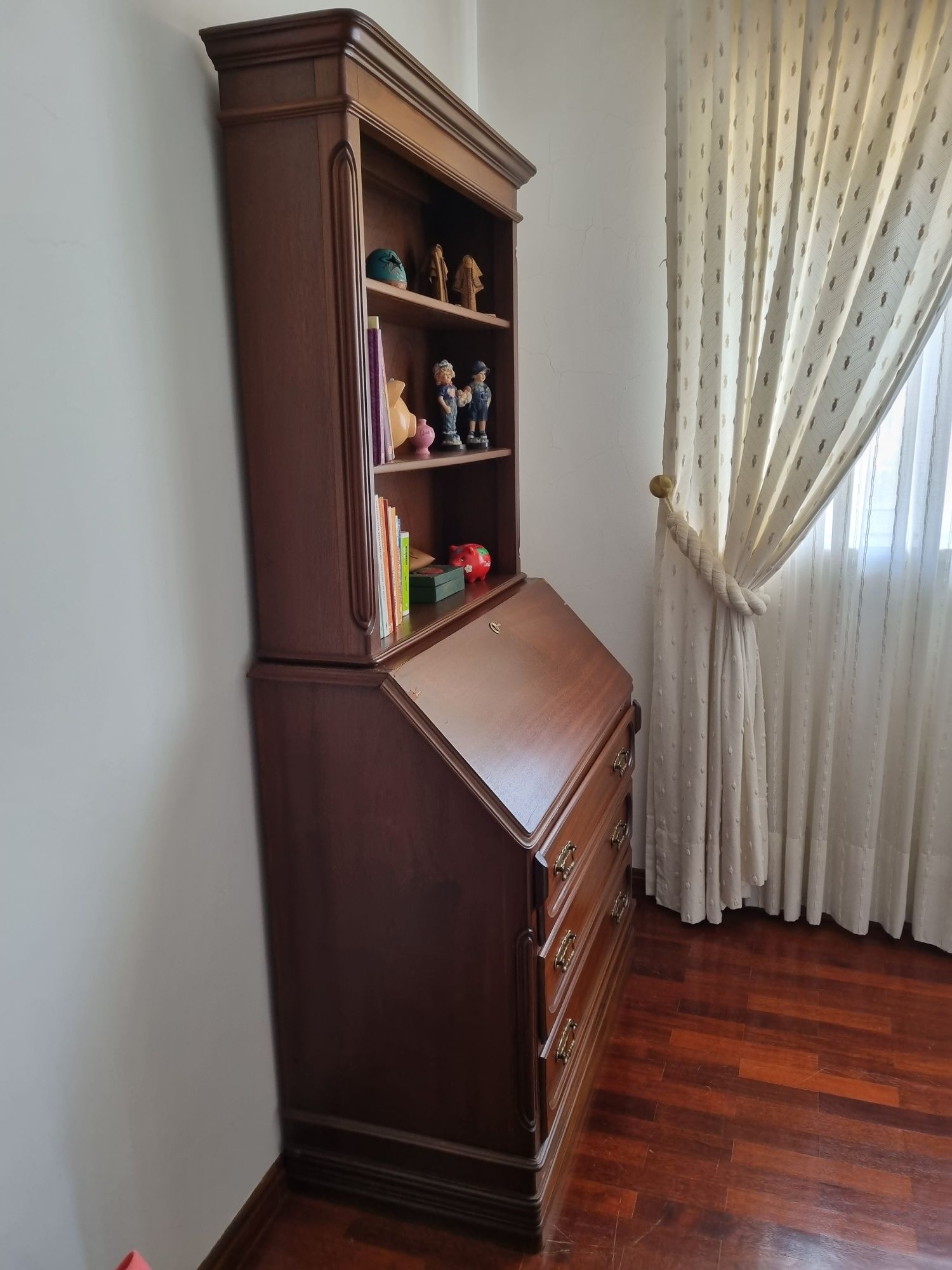 Vendo secretária