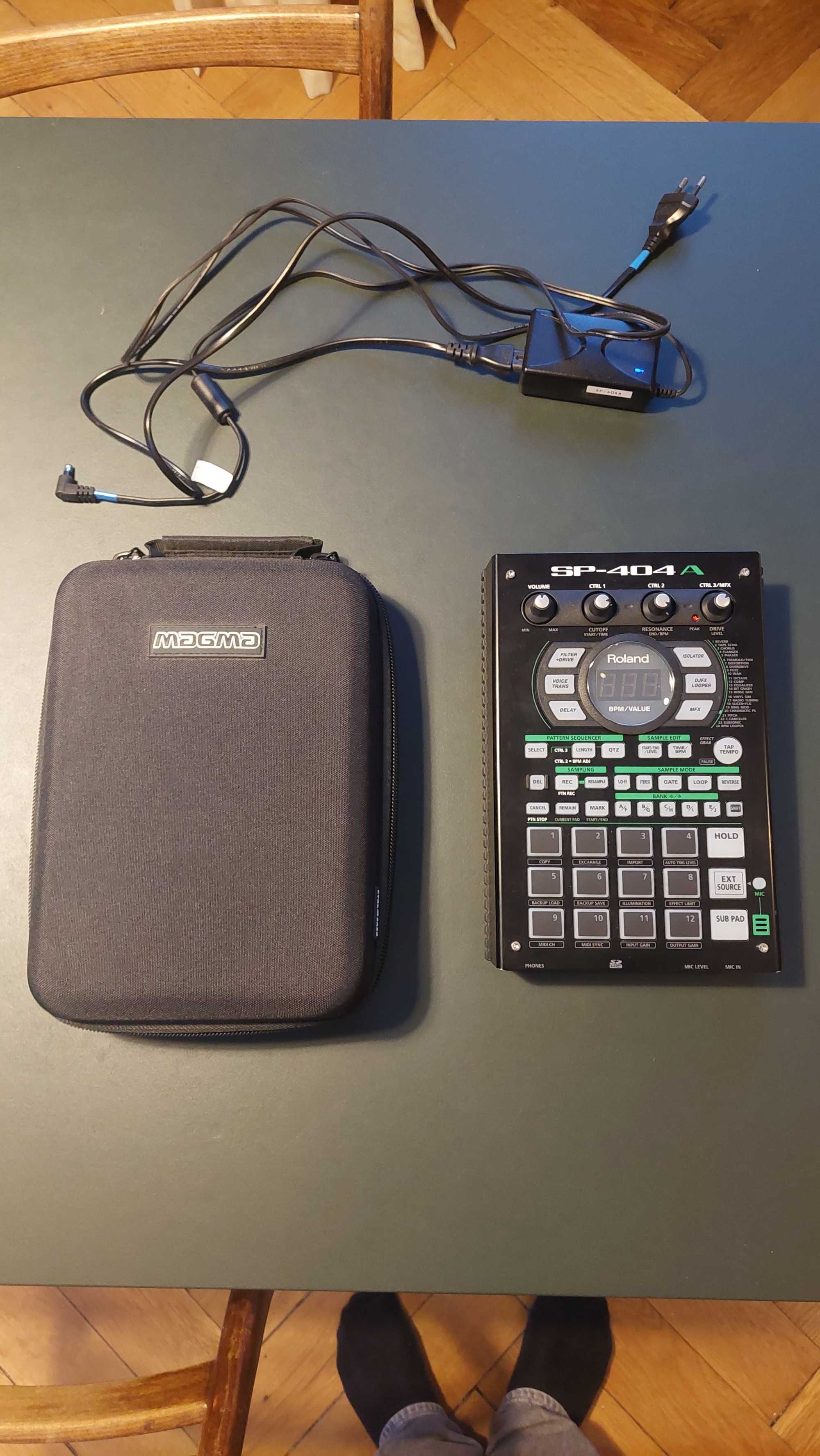 Roland SP - 404A Linear Wave Sampler
