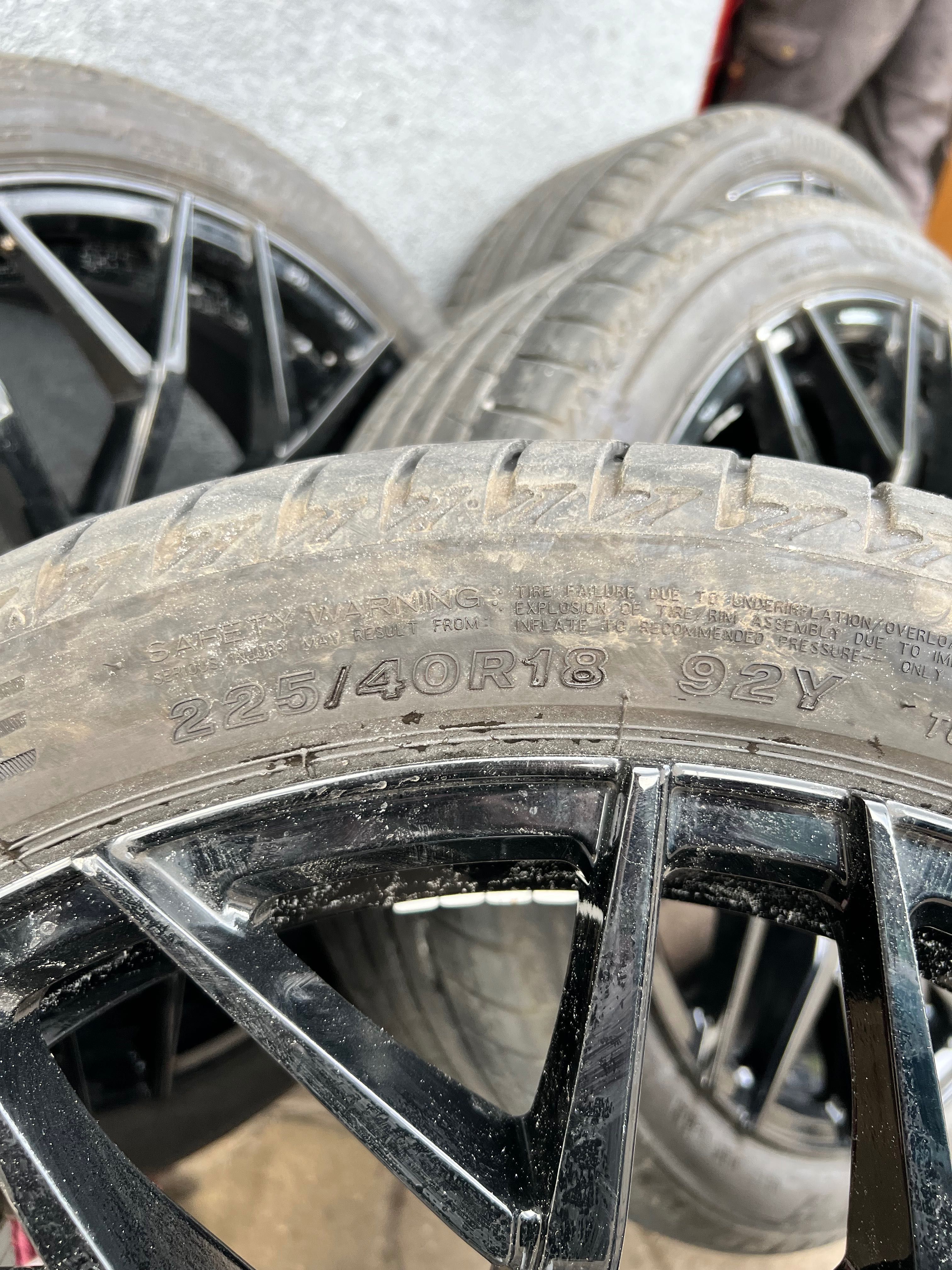 Opony Bridgestone 225/35 r18 używane