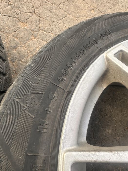 Felgi Audi 17” z oponami – para