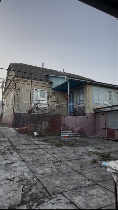 Продам житловий будинок з земельною ділянкою