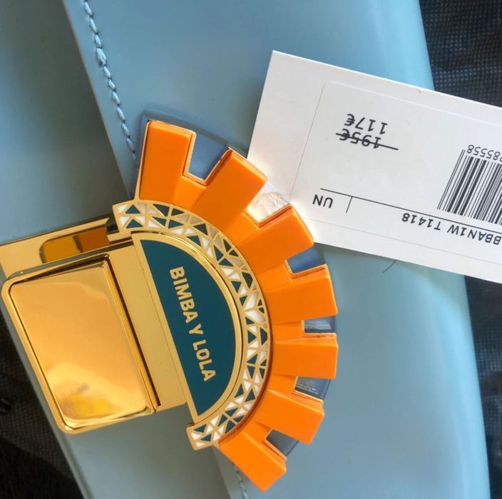 Carteira de ombro  / clutch couro envernizado Bimba y Lola