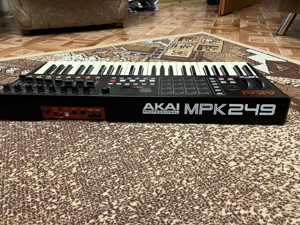 Akai MPK249 + чехол