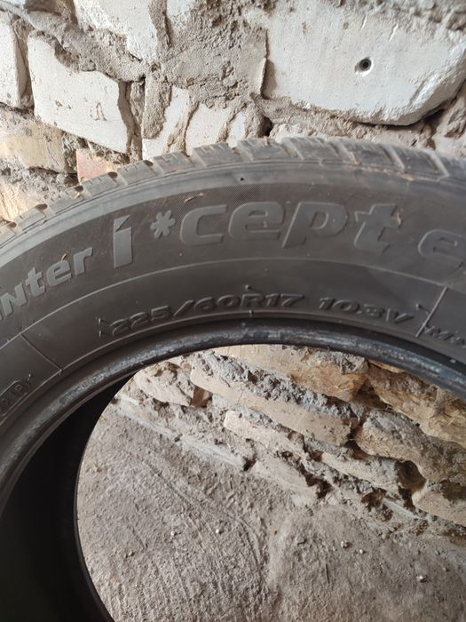 Пара зимових шин 225/60/17