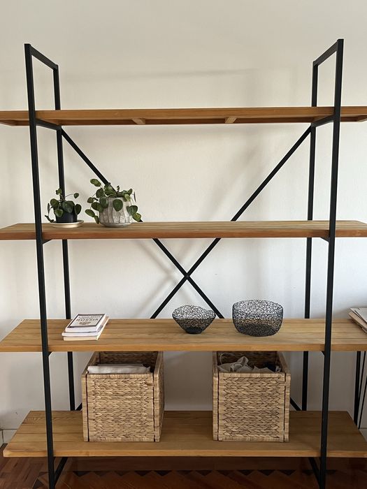 Estante da Area Madeira e Metal preto