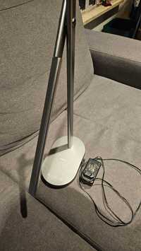 Lampka na biurko firmy MOMAX