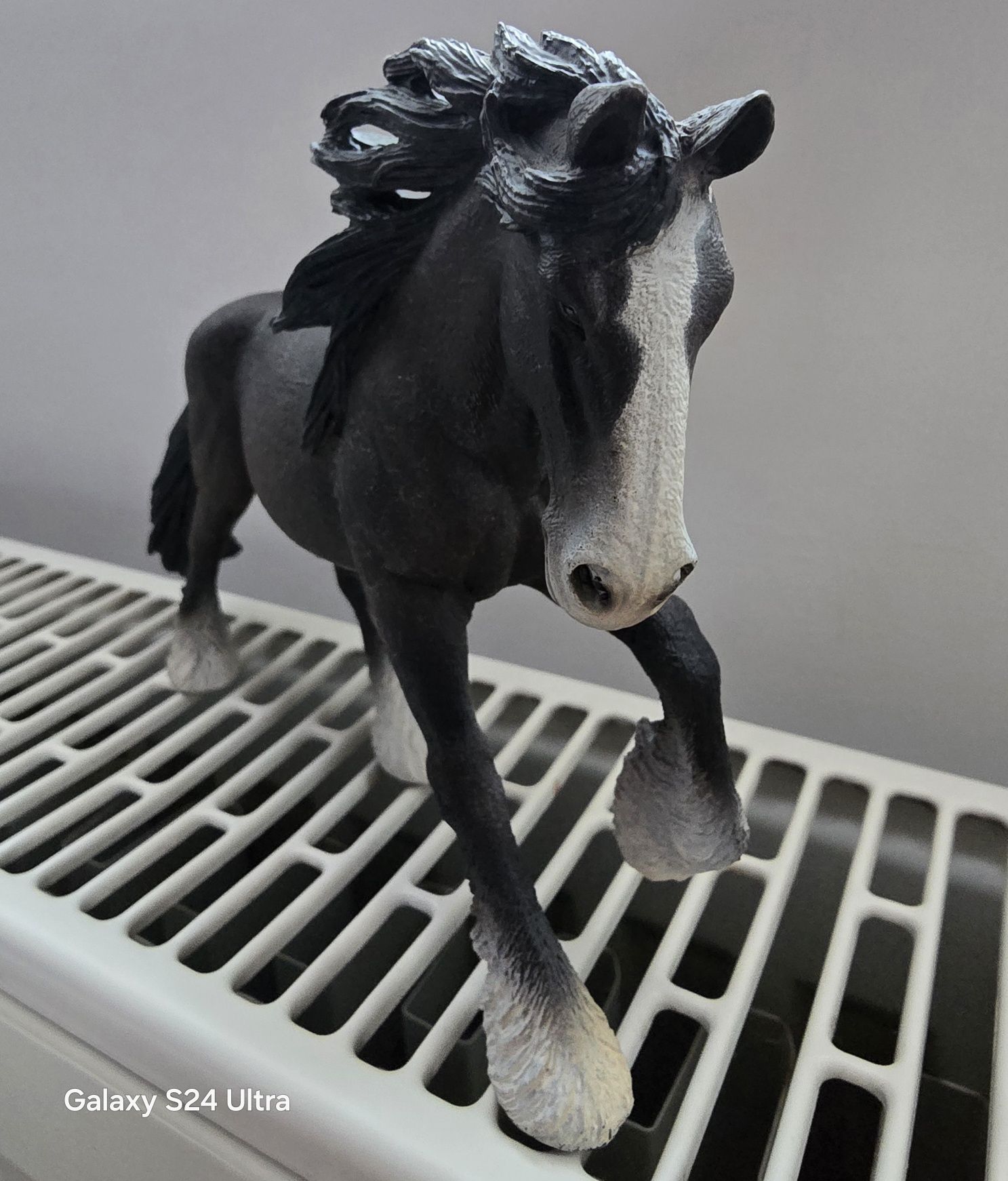 Figurka Koń Ogier rasy SHIRE schleich