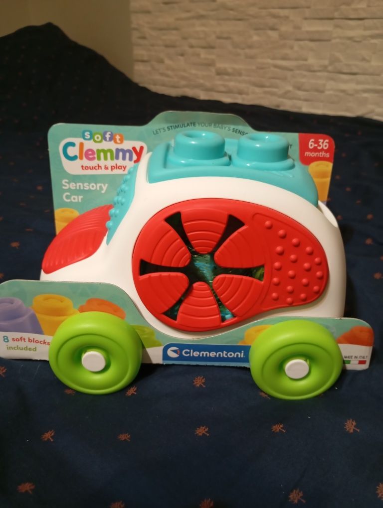 Auto  z klockami CLEMENTONI
