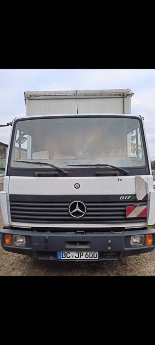 Mercedes 817 EcoPower Kontener z windą