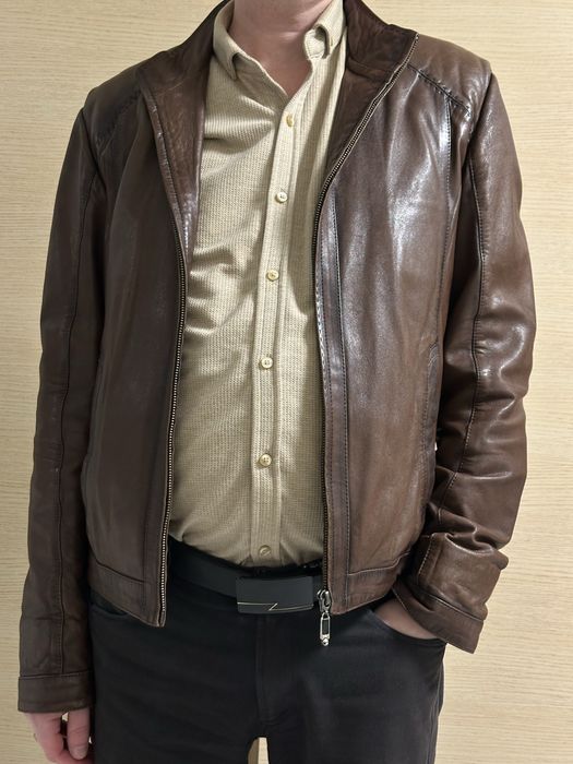 Продається шкіряна чоловіча куртка