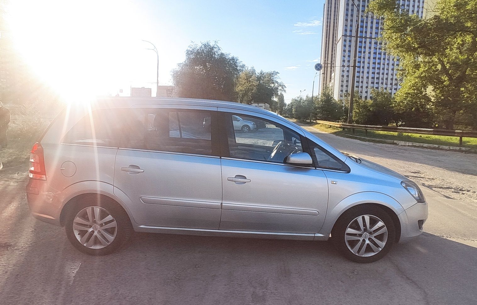Opel Zafira 2009 II покоління/B 1,7D MT (125 к.с.) Base