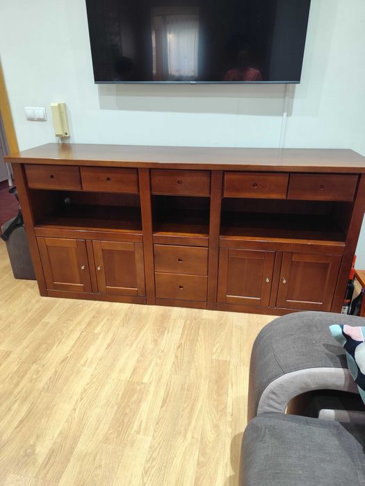 Móvel Cerejeira  de 200x 0,52.5 cm e cadeirão