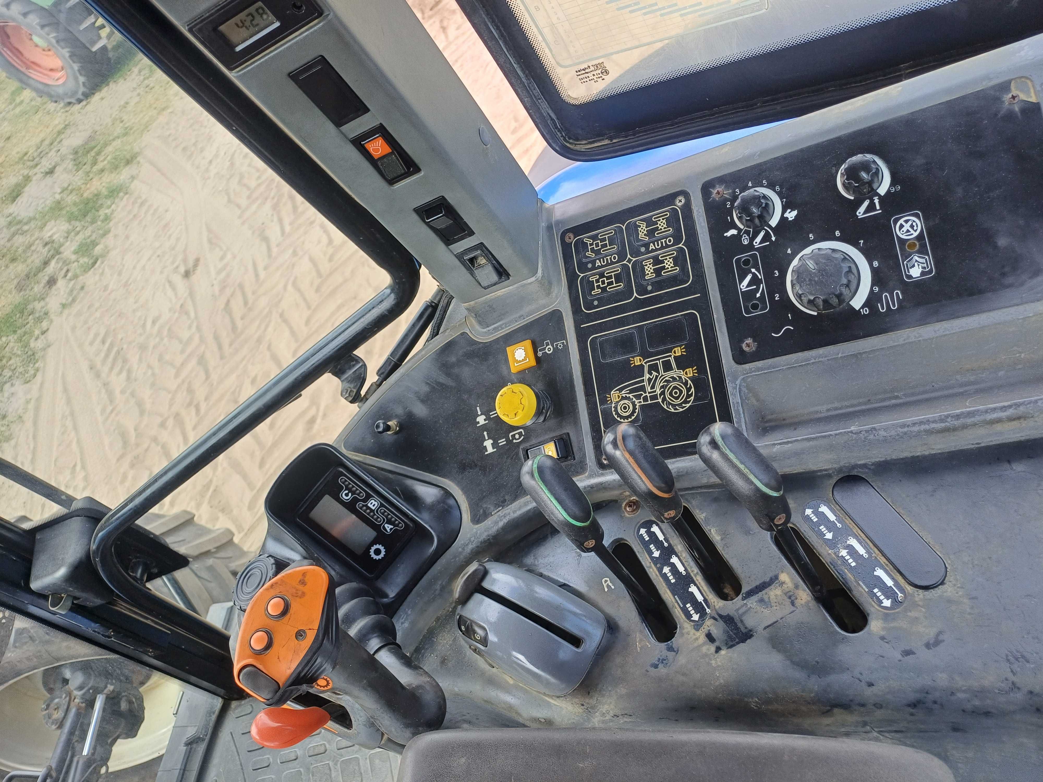 New Holland TM 120