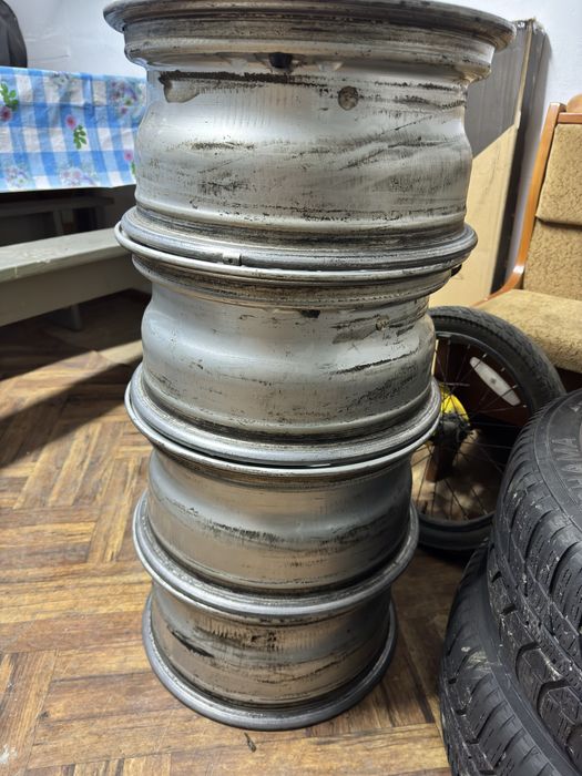 Диски BMW 28 стиль r15 в хорошому стані