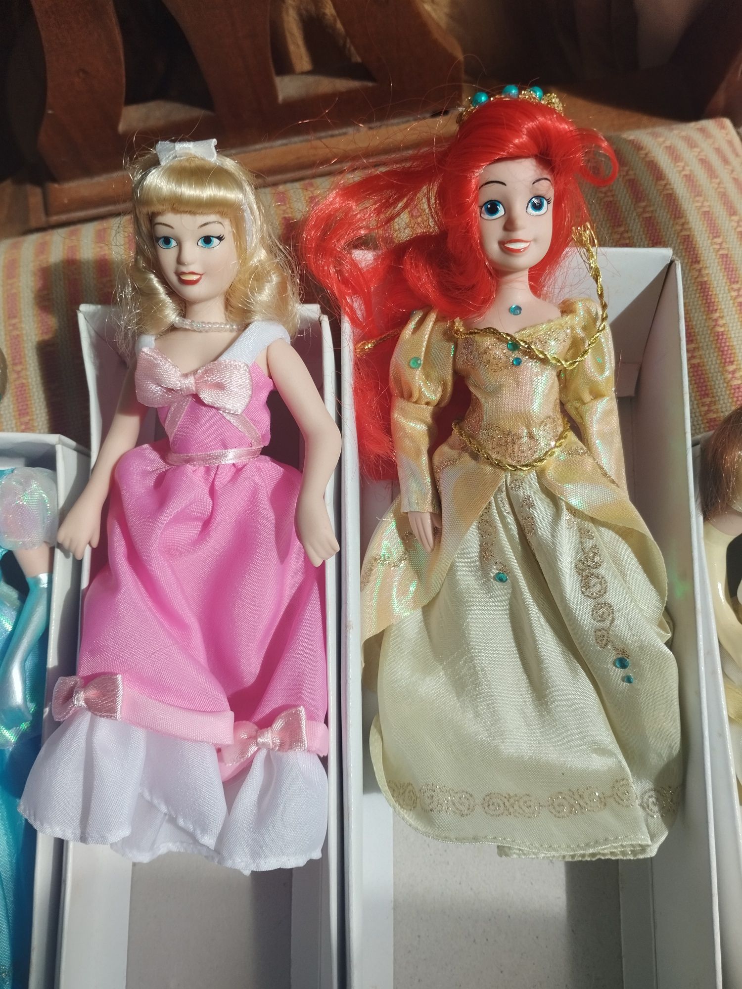 Figuras  Novos Disney Princesas e etc  em Porcelana . Coleção Vintage