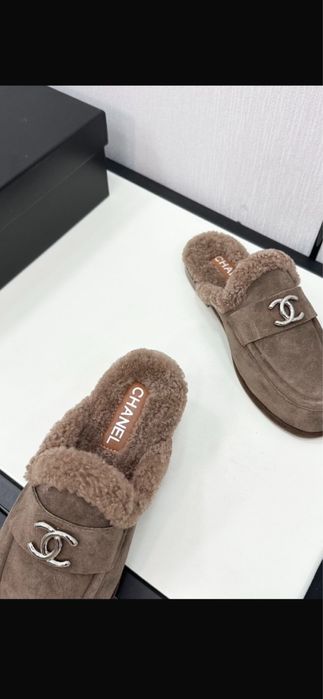 Klapki z futerkiem damskie