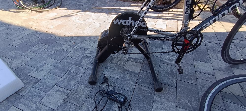Trenażer Smart wahoo kickr core zwift