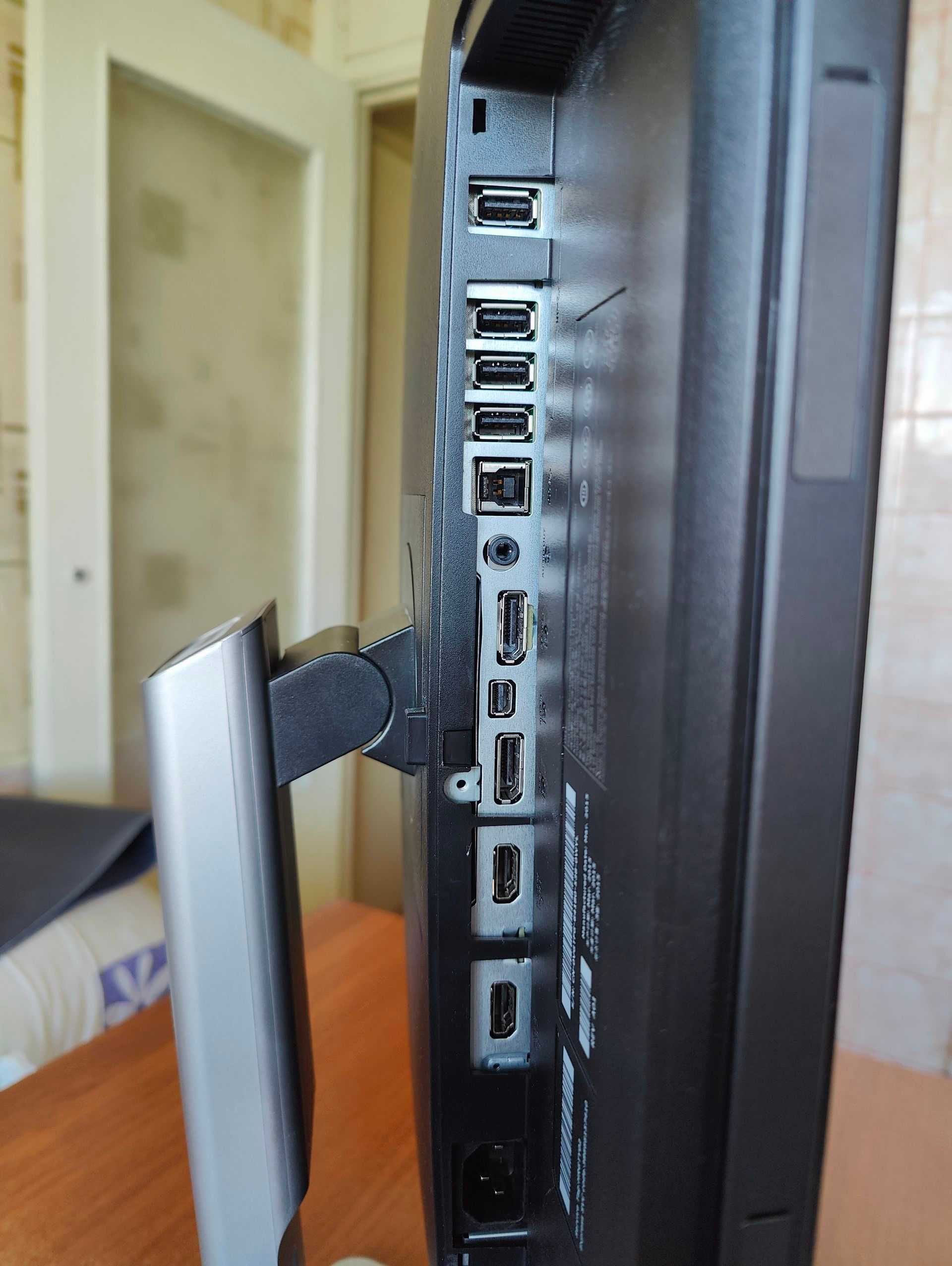 Монітор Dell UltraSharp U2715H