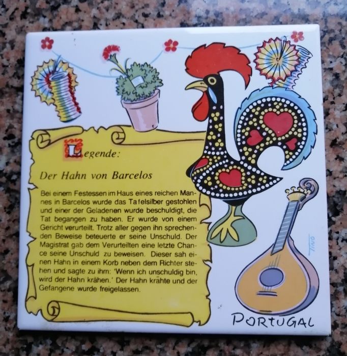 Azulejo decorativo motivo galo de Barcelos.